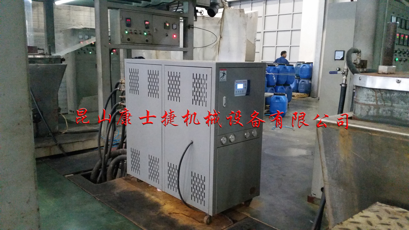 注塑廠用水冷式冷水機(jī)現(xiàn)場(chǎng)