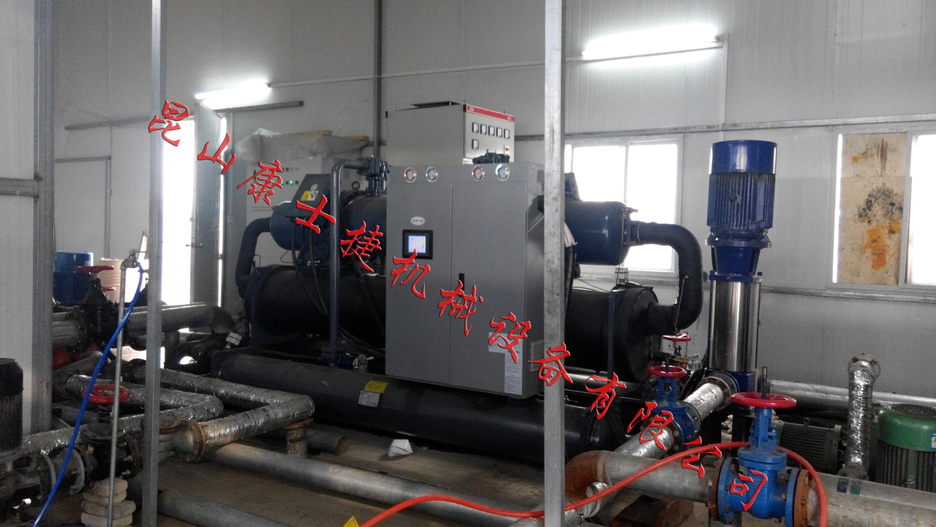 電鍍廠用螺桿式冷水機(jī)現(xiàn)場(chǎng)