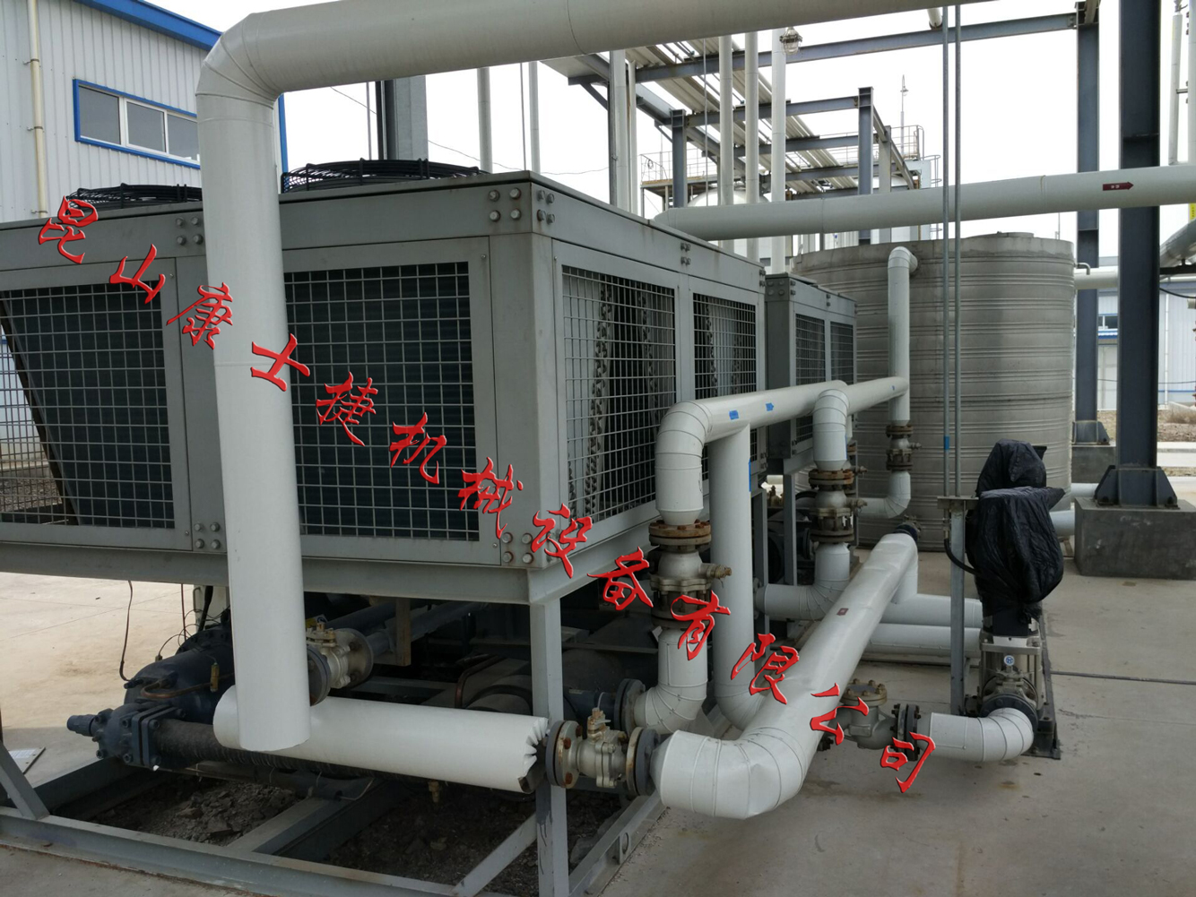 醫(yī)藥廠用風冷螺桿式冷水機現(xiàn)場